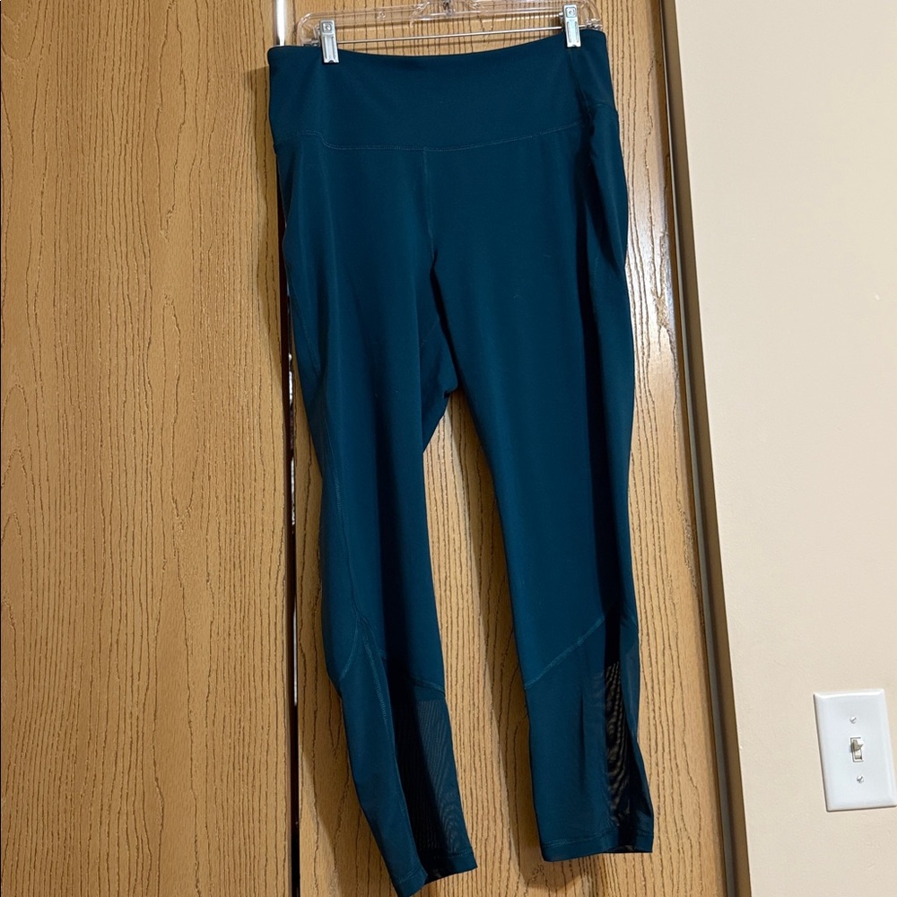 Old Navy tall XL active Green/ Teal Leggings with Mesh Detail
